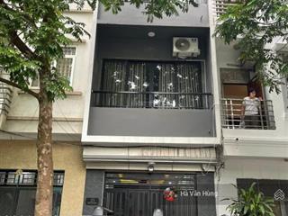 Chính chủ bán nhà phân lô, ô tô tránh phố nguyễn ngọc vũ cầu giấy dt 45m x 4 tầng nhỉnh 17 tỷ