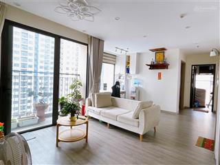 Chính chủ đi nước ngoài bán nhanh căn 2n+1 63.7m2 giá 4.6 tỷ tòa full nội thất tại vinhomes smart