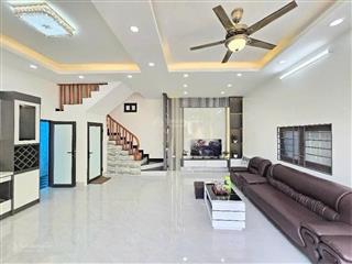 Bán nhà tại trung tâm thanh trì, dt 60m, 4 tầng mới, ô tô đỗ cửa, full nội thất, hơn 5 tỷ