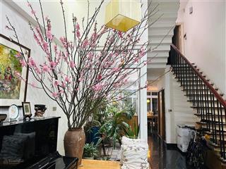 Nhà siêu đẹp trung tâm quan hoa  cầu giấy  full nội thất  thông tứ tung 90,3m2