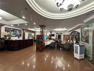 Bán tòa khách sạn góc 2 mặt tiền, cạnh gigamall phạm văn đồng  30 phòng  dt 22*25m  giá 115 tỷ