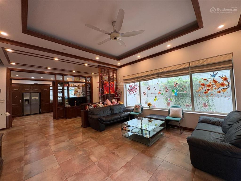 Bán biệt thự hoàng quốc việt  ô tô tránh  diện tích 180m2, mặt tiền 12.5m, 4 tầng  giá 30 tỷ