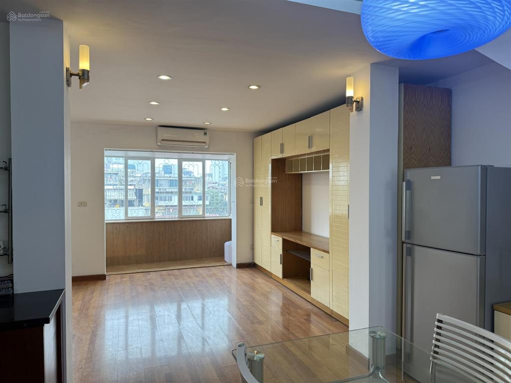 Căn hộ tập thể vừa được cải tạo, phù hợp với gia đình trẻ