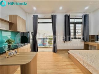 Phòng studio ban công rộng hơn 38m2 được trang bị đầy đủ nội thất ngay lê văn việt, ngã tư thủ đức