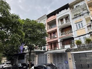 Nhà trung kính 5 tầng kinh doanh tốt . ô tô tránh