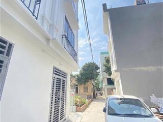 Chỉ 2,95 tỷ, sở hữu ngay nhà 4 tầng sát đại học sư phạm tdtt, vị trí đẹp, ngõ rộng ô tô vào sát nhà