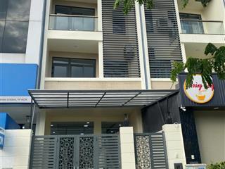Chính chủ bán gấp nhà mặt tiền dt 100m2 đường chánh hưng(phạm hùng nối dài) bình chánh