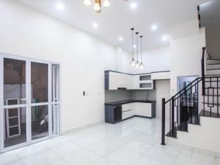 Bán nhà tân ấp dt 32m 4 tầng mt 7,2m giá 7,5 tỷ