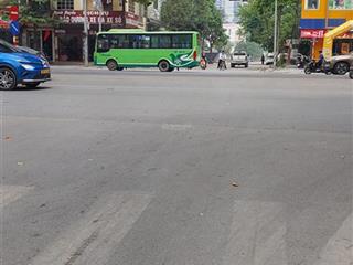 Chính chủ gửi bán nhà mặt chợ sầm uất kinh doanh cực tốt