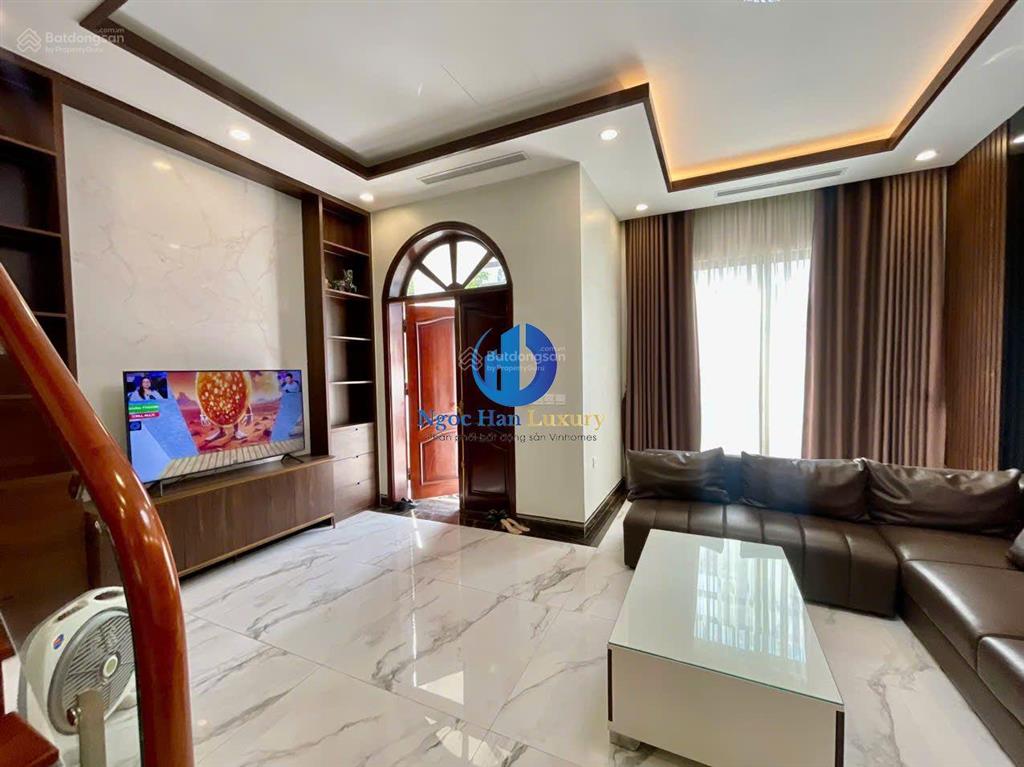 Hót ! giá 25 triệu/ tháng biệt thự san hô, full nội thất, cạnh hồ 24,5ha