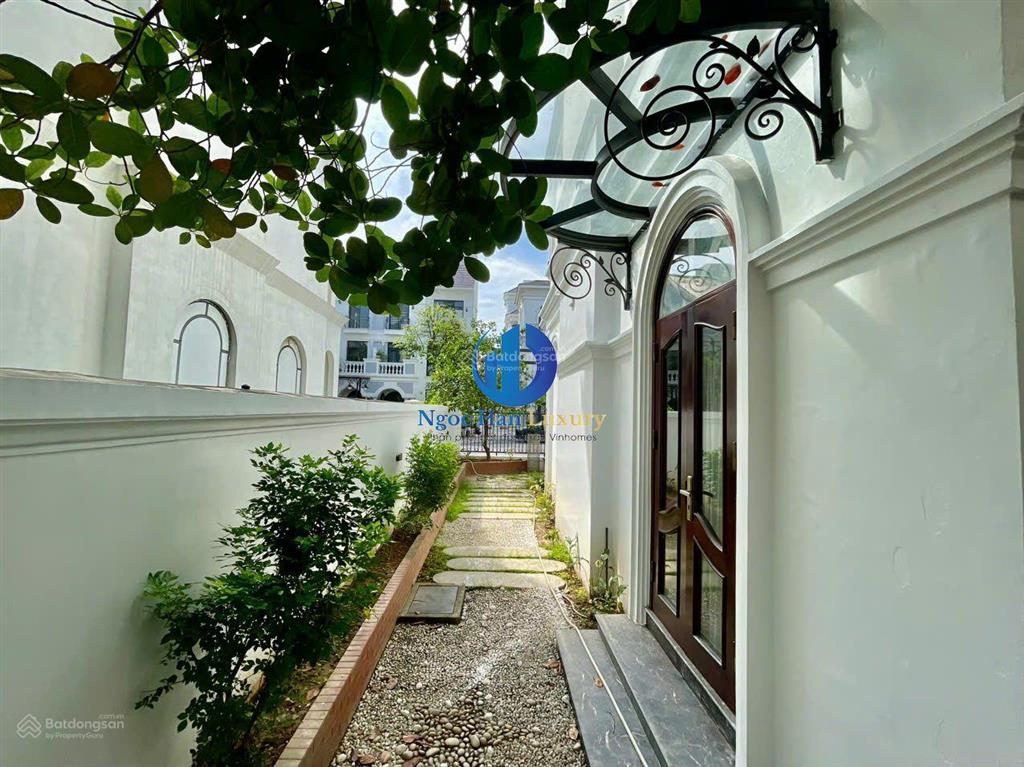 Hót ! giá 25 triệu/ tháng biệt thự san hô, full nội thất, cạnh hồ 24,5ha