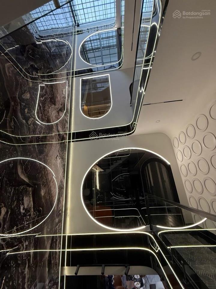 4x25m  5 tầng  full nội thất  thang máy  đường 12m có lề  nhà mới đẹp  10p aeon tên lửa