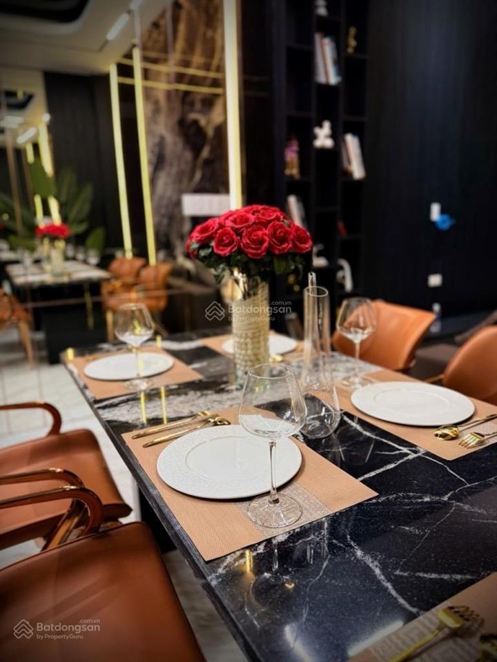 4x25m  5 tầng  full nội thất  thang máy  đường 12m có lề  nhà mới đẹp  10p aeon tên lửa