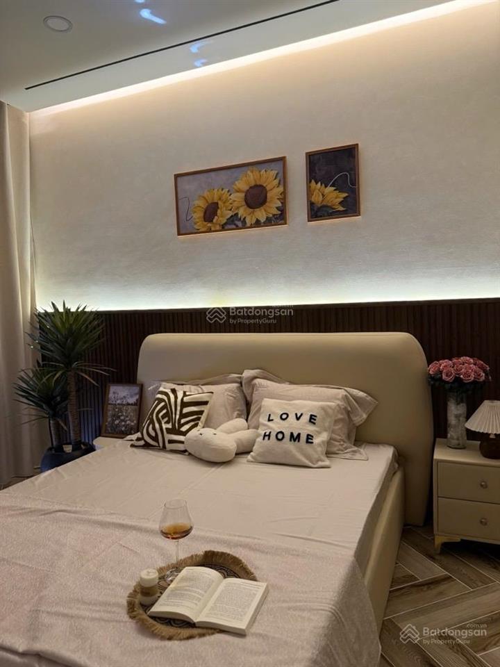 4x25m  5 tầng  full nội thất  thang máy  đường 12m có lề  nhà mới đẹp  10p aeon tên lửa