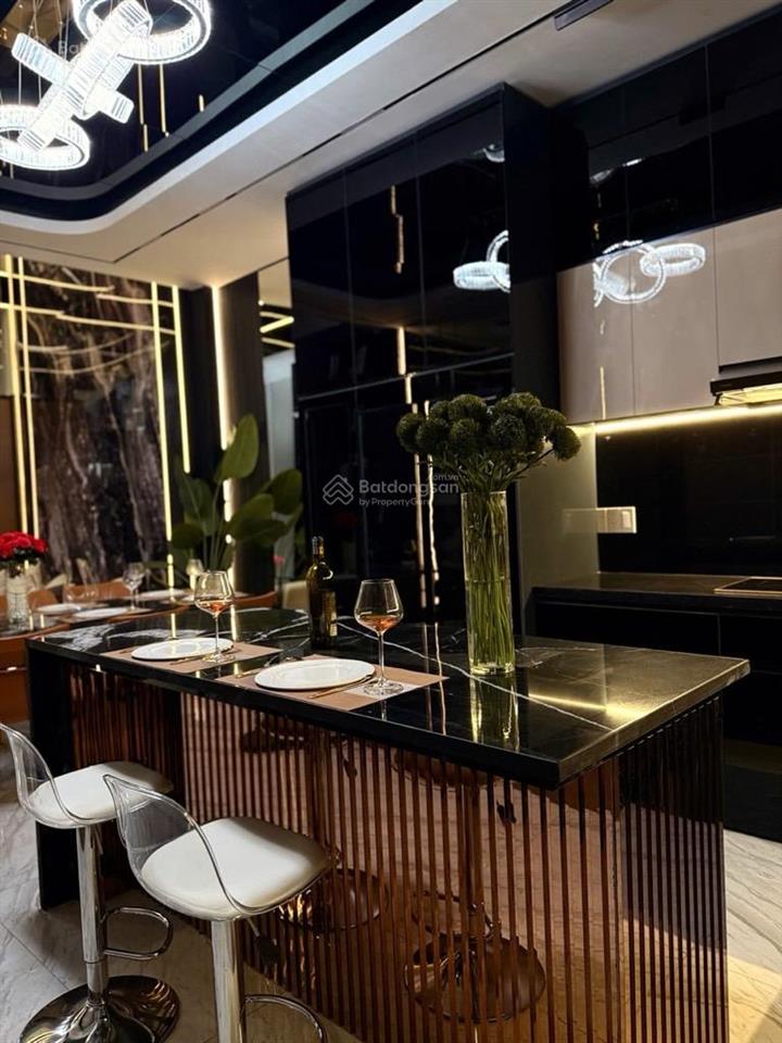 4x25m  5 tầng  full nội thất  thang máy  đường 12m có lề  nhà mới đẹp  10p aeon tên lửa