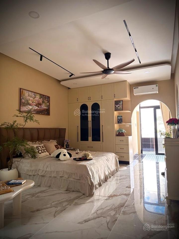 4x25m  5 tầng  full nội thất  thang máy  đường 12m có lề  nhà mới đẹp  10p aeon tên lửa