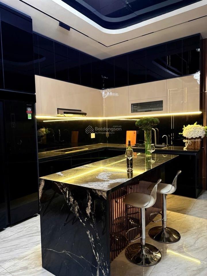 4x25m  5 tầng  full nội thất  thang máy  đường 12m có lề  nhà mới đẹp  10p aeon tên lửa