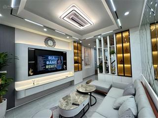 Bán nhà riêng tại thái thịnh, 8 tỷ vnd, 45 m2, 4pn, 3wc, mặt tiền 4.2m, hàng hiếm