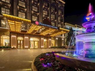 Lô thương mại nằm ngay trong tổ hợp trung tâm thương mại và khách sạn 5 sao