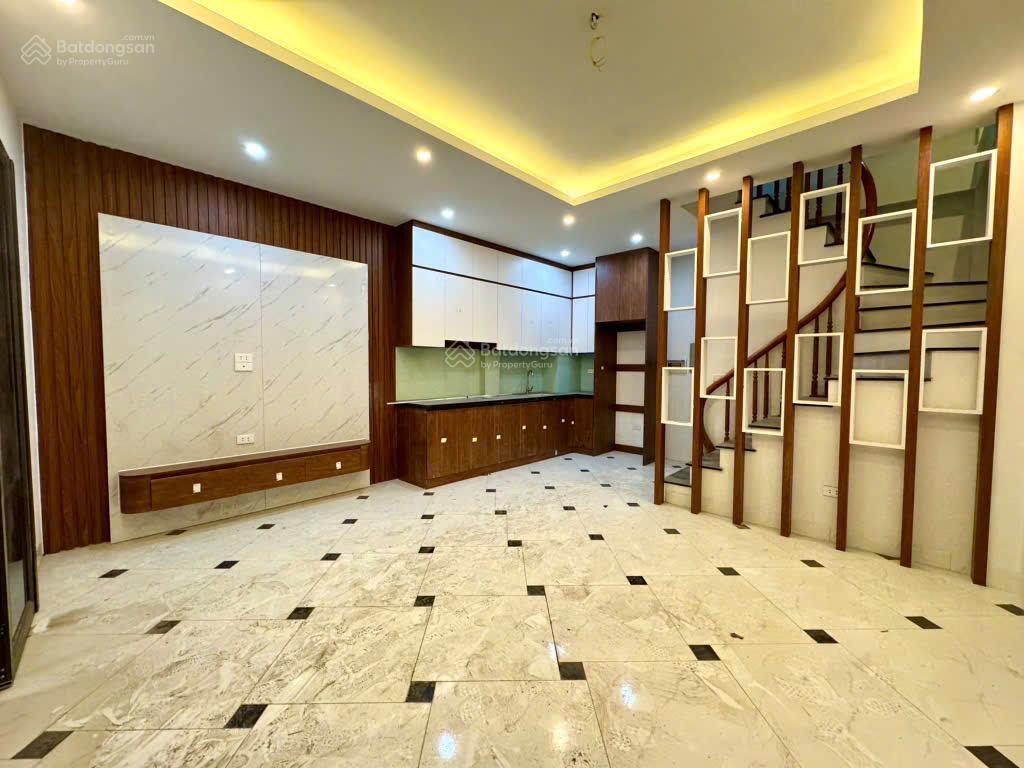 Chị loan nhờ bán, nhà liên mạc 35m2, 5 tầng, giá 5.05 tỷ
