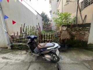 Chú đỗ nhờ bán đất liên mạc 55m², mt 4.9m, ngõ nông, ô tô đỗ cửa, giá 5.5 tỷ