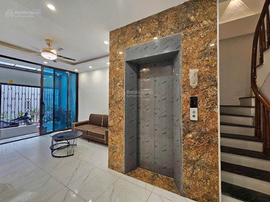 Bán nhà gần cầu thượng cát, 5 tầng thang máy, ô tô qua nhà, giá chỉ 5.5 tỷ
