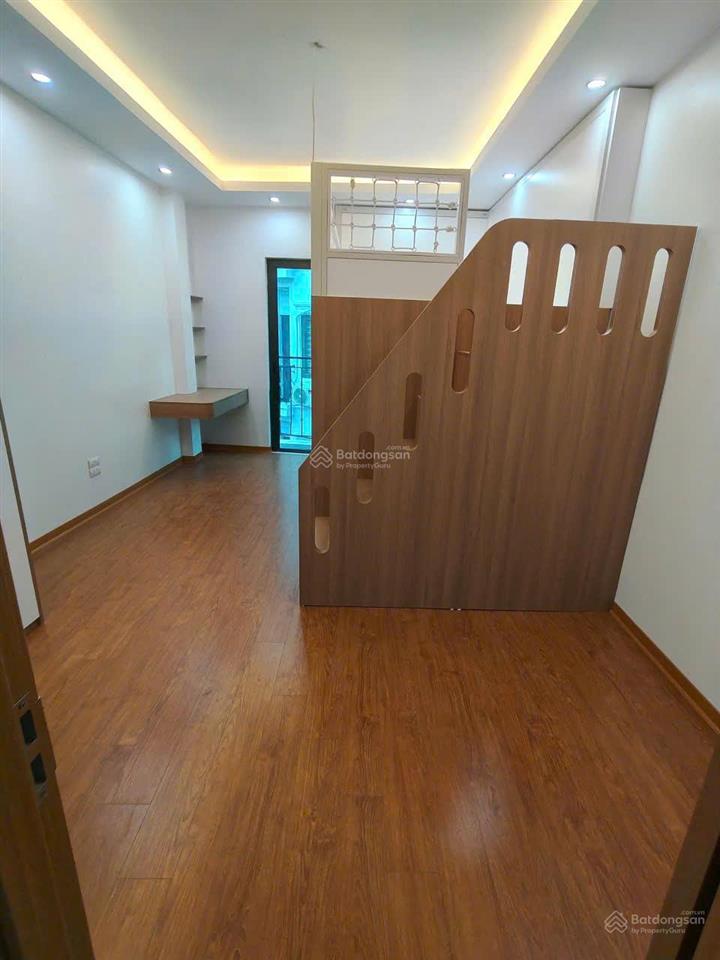 Bán nhà mới liên mạc  cạnh hồ điều hòa, ô tô đỗ ngày đêm, 5 tầng full nội thất giá nhỉnh 5 tỷ