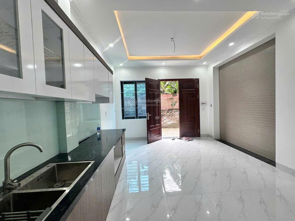 Bác sỹ hùng nhờ bán nhà đẹp liên mạc 5 tầng mới tinh, ô tô đỗ cổng, giá chỉ nhỉnh 5 tỷ