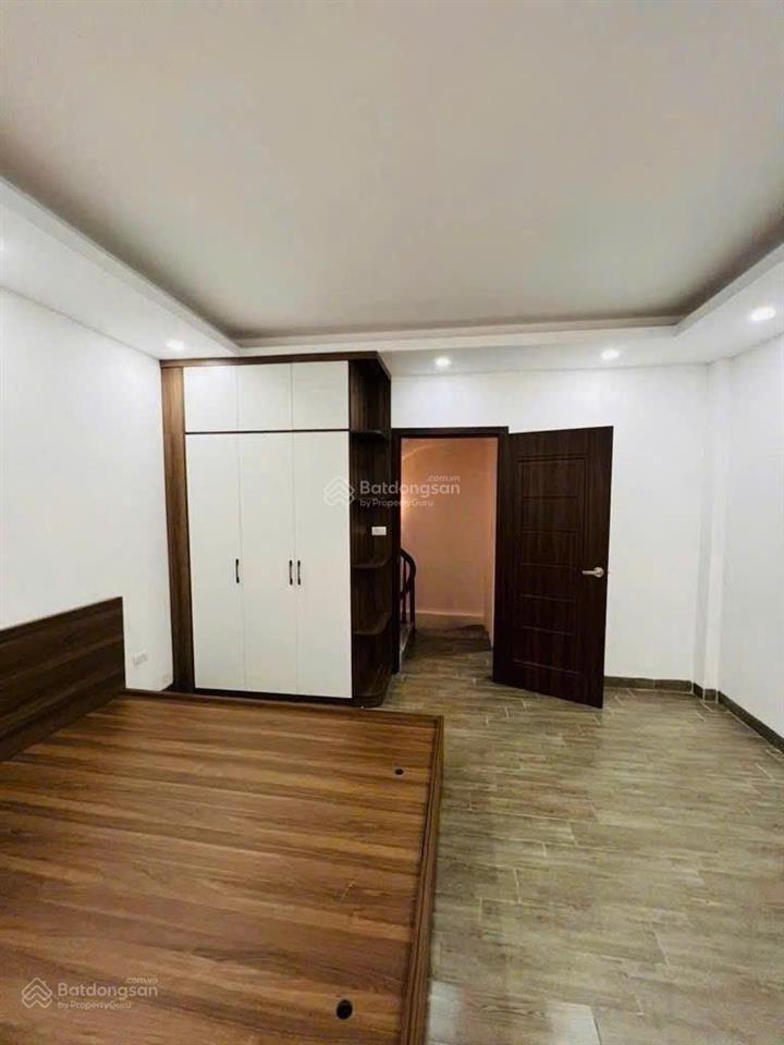 Bán nhà liên mạc dân xây 5 tầng  vf3 đỗ cửa, giá hơn 5 tỷ