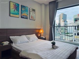 Cho thuê căn hộ có bancol thang máy tạp vụ dọn phòng theo tháng , thay drap  gần chợ bến thành 