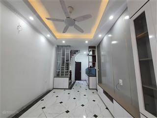Liên mạc 37m2, 5 tầng, lô góc, ô tô 7 chỗ tới cửa nhà, 5,8 tỷ có thương lượng