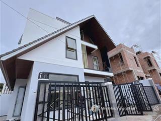 Bán căn villa mới xây, thiết kế hiện đại, dt 200m2 (13.55mx14.71m) đường măng lin, p7, đà lạt