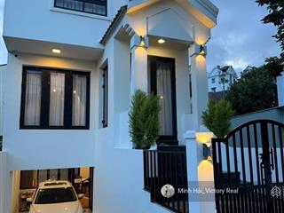 Nhà phố đẹp 2 mặt tiền chỉ hơn 10 tỷ , dt 103m2 (5x21m) kqh ngô quyền,p6,đà lạt