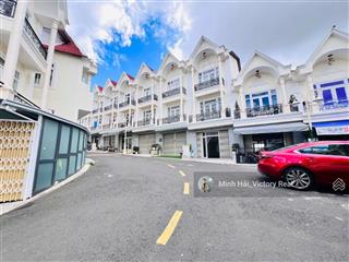 Giá tốt bán nhanh căn nhà phố, dt 86m2 (14x11m). nằm trong kqh golden hill, p4, đà lạt