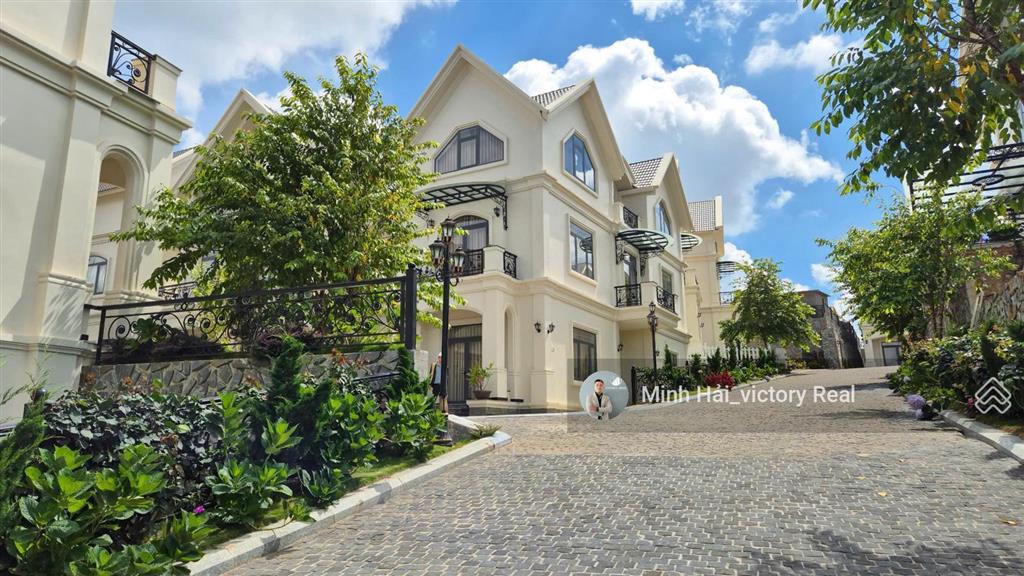 Bán villa sang trọng 212m² (10x21m) khu royall villa măng lin, p. 7 (phường langbiang) đà lạt