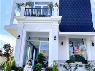 Bán villa 2 mặt tiền đường trịnh hoài đức,p11,đang cho thuê kinh doanh tốt đã hoàn công