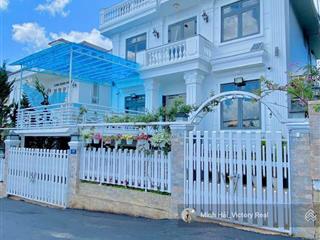 Bán villa biệt thự trung tâm đà lạt 8 phòng ngủ đường ô tô thu nhập 25 triệu/tháng