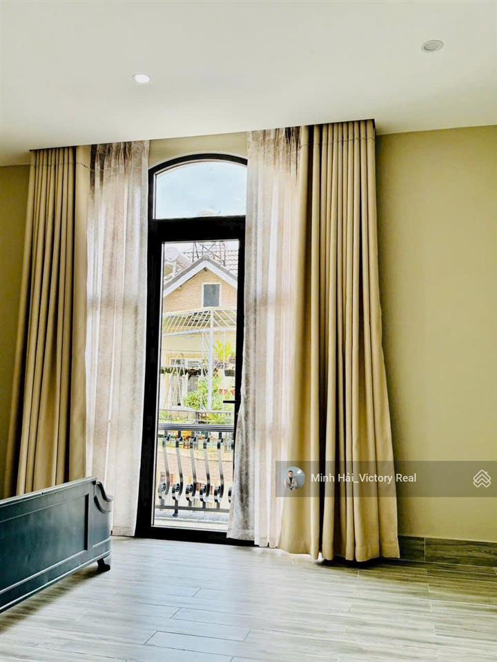 Bán nhà phố mặt tiền mạc đĩnh chi, p. 04, phường xuân hương đà lạt, sổ hồng riêng