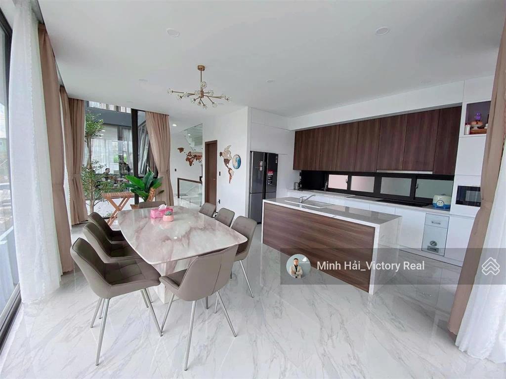 Bán nhanh căn villa hiện đại tâm huyết mặt tiền đường nhựa 10m,dt176m2 (8x22m),đường lý nam đế,p8