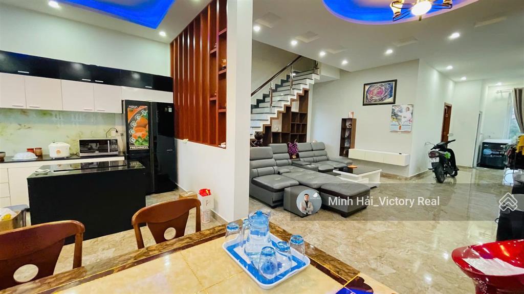 Bán villa/biệt thự đường ô tô lớn hoàng hoa thám, p10. dt 300m2 (10x30m) view thông xanh