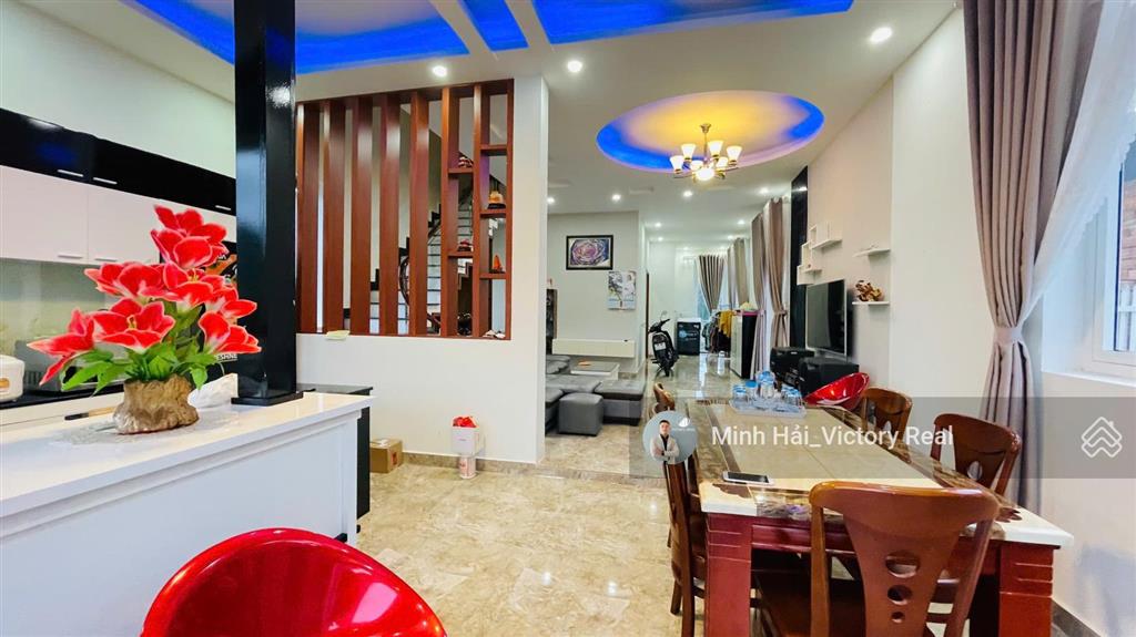 Bán villa/biệt thự đường ô tô lớn hoàng hoa thám, p10. dt 300m2 (10x30m) view thông xanh