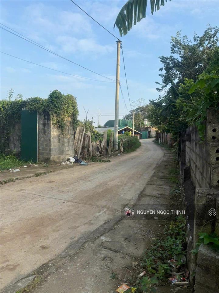 Việc cần gấp nên bán 330m² full thổ cư tại hòa thạch  hòa lạc. mặt tiền rộng 11m, hậu nở 12,3m