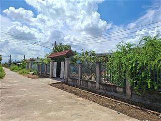 Bán đất tại quốc lộ 1a, 900 triệu, 200m2, 2 mặt tiền rộng, pháp lý đầy đủ. full thổ cư