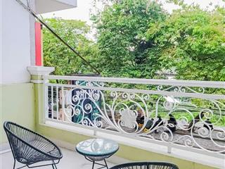 Phòng trọ tách bếp, có ban công, full nt