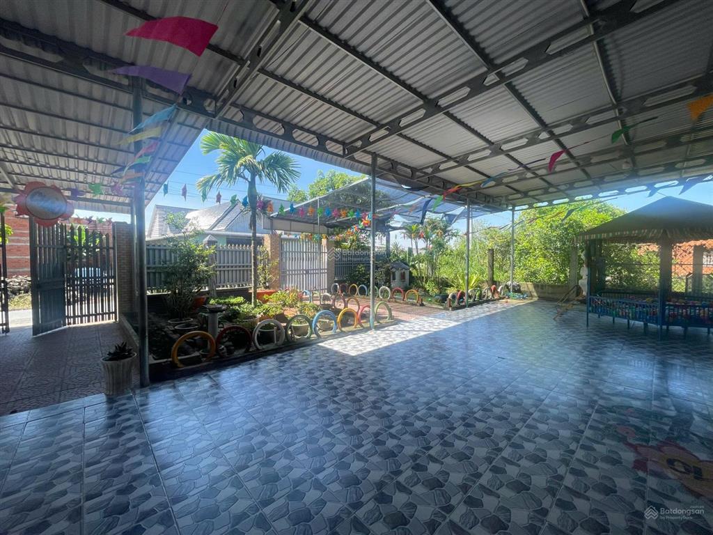 Bán nhà là trường mầm non, mt nhựa ngang 33m, chỉ 4ty9, trảng bàng tây ninh