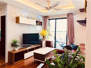 Căn hộ góc  hoàng quốc việt hàng xóm ngoại giao đoàn tầng trung  full nội thất view đẹp