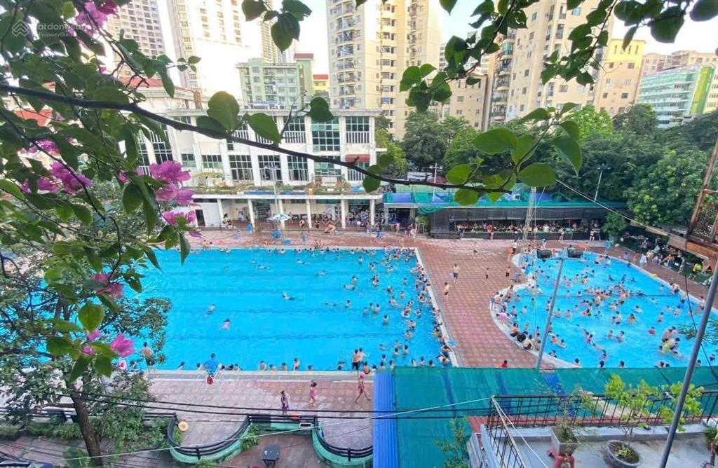 Hiếm  bán căn hộ tập thể nghĩa tân  tô hiệu  cầu giấy  thoáng sáng  ô tô đỗ chân cầu thang