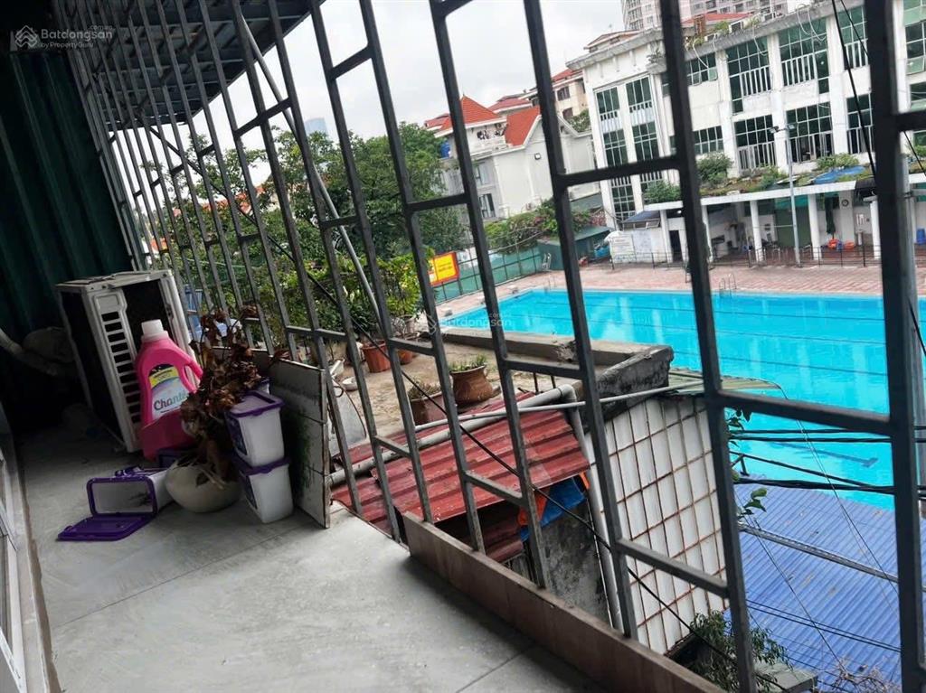 Hiếm  bán căn hộ tập thể nghĩa tân  tô hiệu  cầu giấy  thoáng sáng  ô tô đỗ chân cầu thang