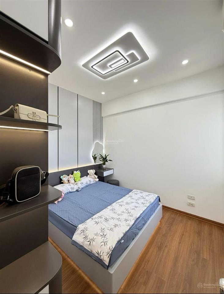 Bán căn hộ cạnh hồ điều hoà, kđt tp giao lưu, thoáng sáng, full nội thất đẹp, giá chỉ 5,5 tỷ