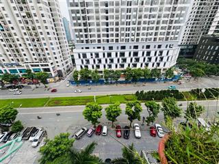 Bán căn hộ cc toà n3b d2 trung hoà  nhân chính 75m 2pn lô góc. mặt phố lê văn lương. giá 4,7tỷ
